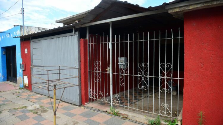 Detuvieron a la madre del niño abandonado en una vivienda