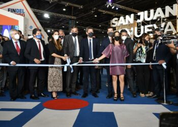 Lammens anunció que el programa Previaje se convertirá en ley