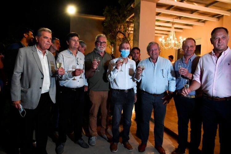 El Gobernador brindó con el agro y criticó las retenciones