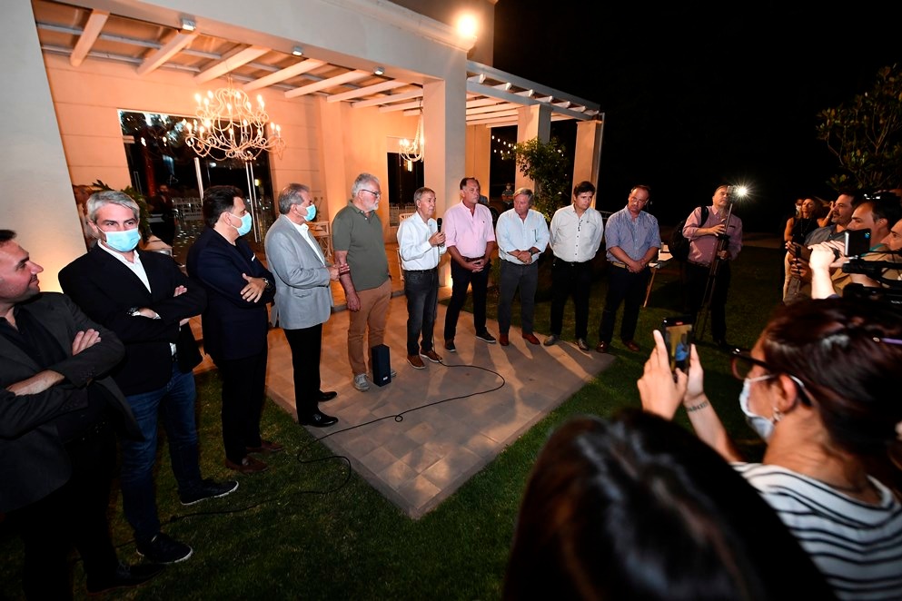El Gobernador brindó con el agro y criticó las retenciones
