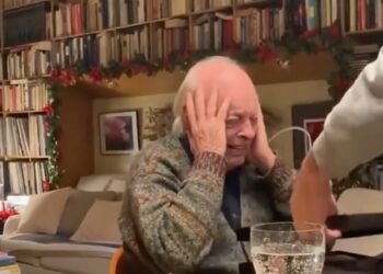 Sus nietos le regalaron para Navidad algo que lo emocionó hasta las lágrimas