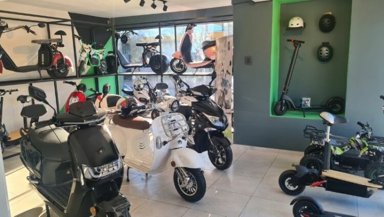 Una nueva empresa de monopatines y motos eléctricas desembarcó en Córdoba