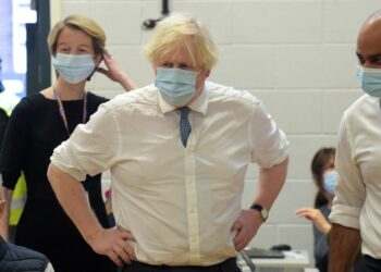 El Reino Unido confirmó la primera muerte por Ómicrom