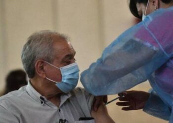 La tercera dosis para mayores de 60, con intervalo de 120 días