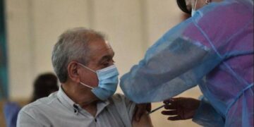 La tercera dosis para mayores de 60, con intervalo de 120 días