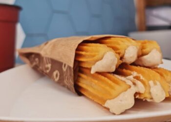 Lanzaron a la venta los churros con salsa de vitel toné