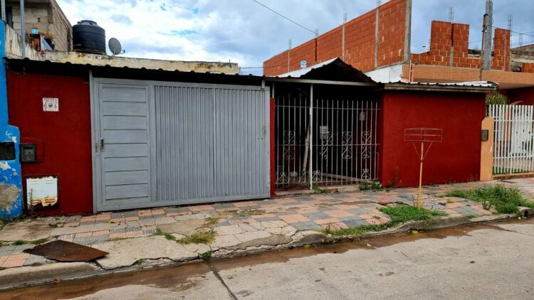 Rescatan a un niño autista que estaba abandonado en el interior de una vivienda