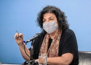 Vizzotti afirmó que la variante Ómicron es “más transmisible, pero más leve”