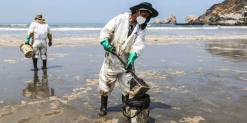 Perú vive un desastre ecológico sin precedentes en su costa