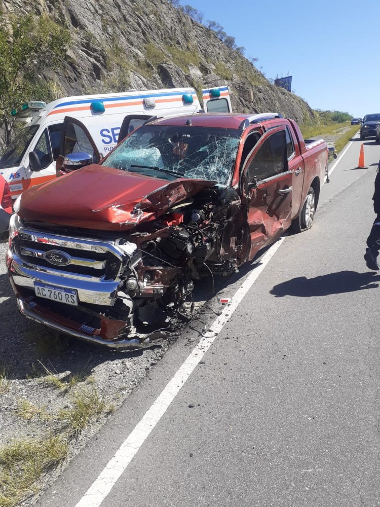 Choque en cadena en las Altas Cumbres: un policía se salvó de milagro