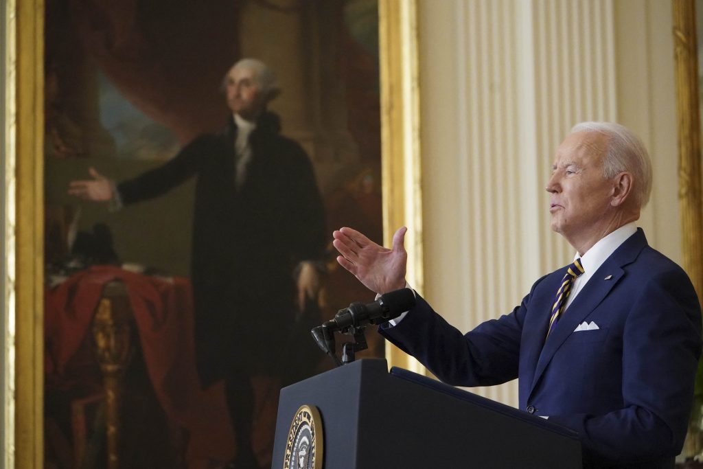 En plenas negociaciones con el FMI, Biden se refirió a Argentina