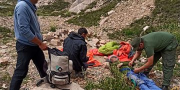 Le salvaron la vida a un andinista que cayó al vacío en Mendoza mientras escalaba