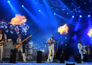 El Chaqueño Palavecino y Los Carabajal llegan a la tercera luna de Cosquín