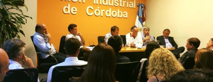 El 80% de los industriales brega por sancionar a aquellos empleados no vacunados