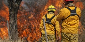 Bomberos lograron contener el incendio en San Francisco del Chañar