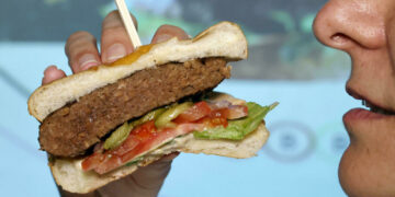 robot que fabrica hamburguesas veganas