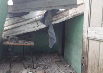 Descarriló un tren y provocó la destrucción de tres casas en Córdoba