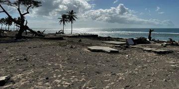 Aviones humanitarios llegaron a las zonas afectadas en Tonga