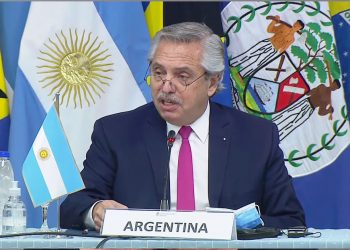 Fernández estrena su cargo en la Celac