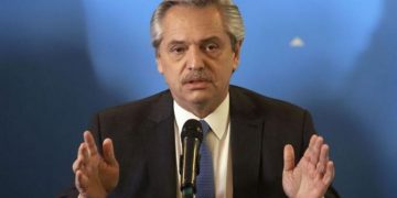 Alberto Fernández defendió su gira en China