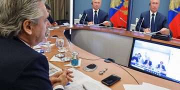 Alberto Fernández empieza una gira que busca estrechar lazos con Rusia y China