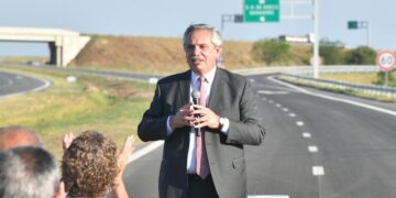 Fernández pidió “investigar sin demoras” las maniobras “inadmisibles” de espionaje interno