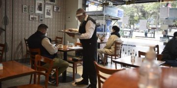 Bares advierten dificultades para aplicar restricciones y piden que se amplíen horarios de cierre