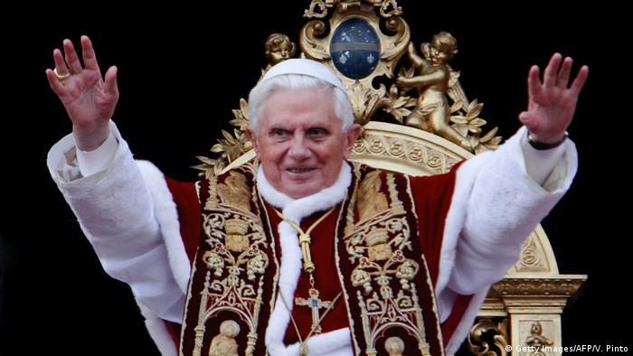Denuncian a Benedicto XVI de encubrir abusos