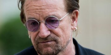 Bono, su peor crítico: admitió que se siente “avergonzado” cuando escucha las canciones de U2