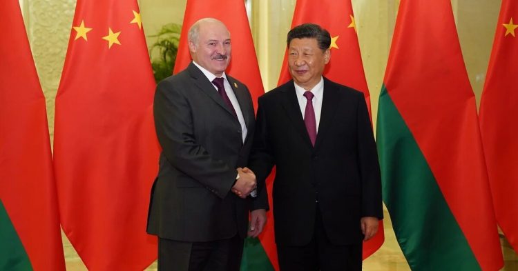 China se reúne con Bielorrusia y alerta a buques extranjeros