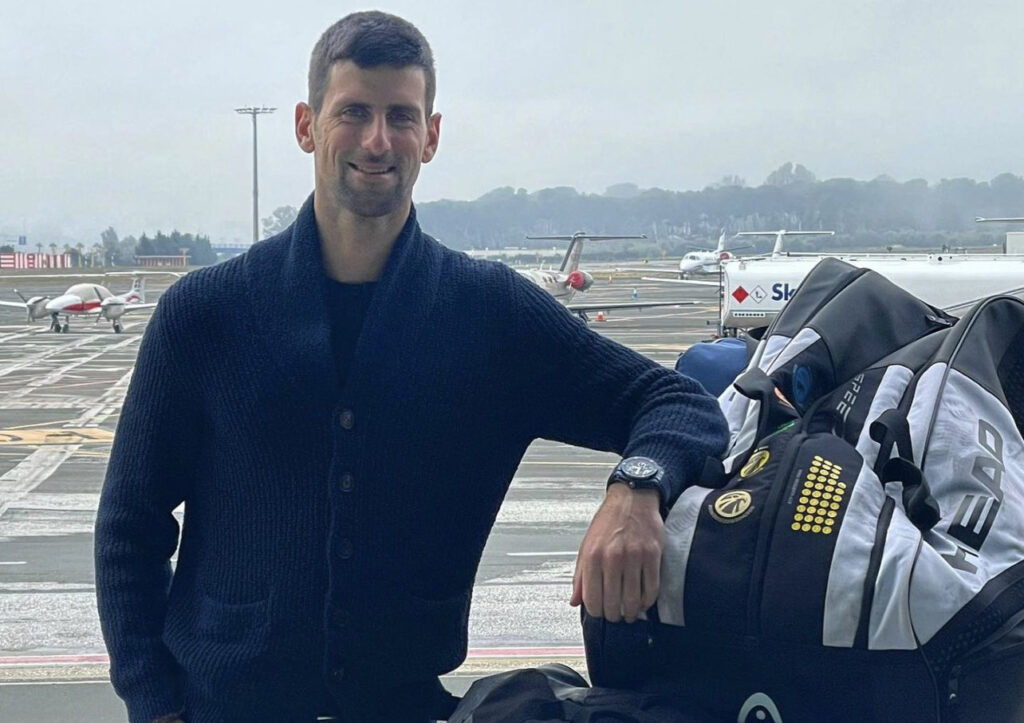 Australia permite a Djokovic jugar el abierto de tenis sin estar vacunado