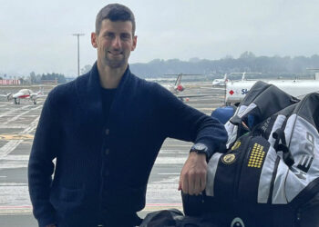 Australia permite a Djokovic jugar el abierto de tenis sin estar vacunado