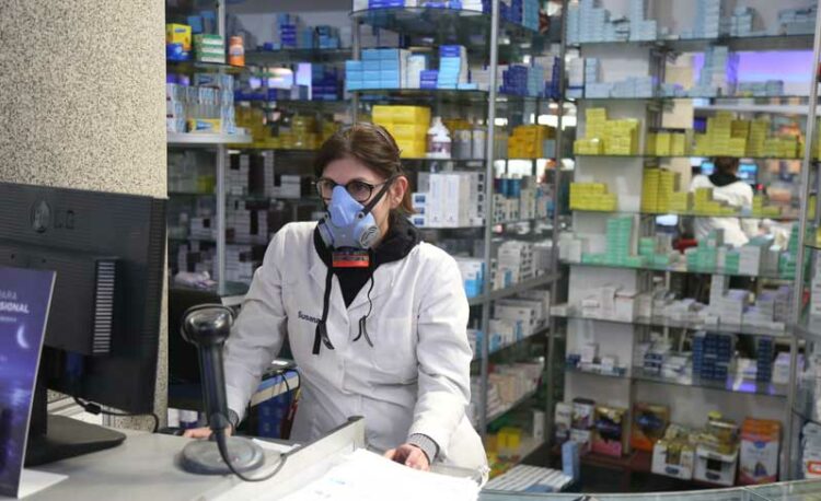 La estrategia de testeos y vacunación incorpora laboratorios y farmacias
