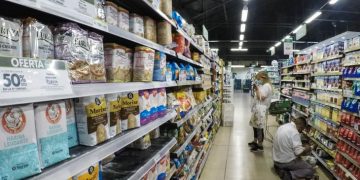 Se acelera la inflación en enero y podría superar las previsiones