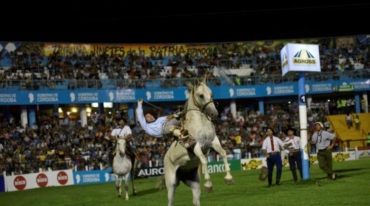 Comenzó el Festival de Doma y Folklore