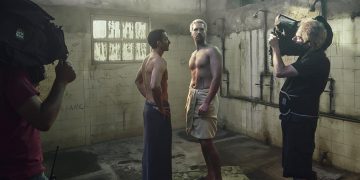 Juan Minujín se refirió a las escenas de desnudo que se volvieron tendencia en las redes