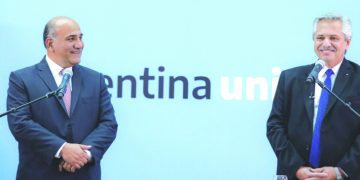 Desmienten el alejamiento de Manzur del Gabinete nacional