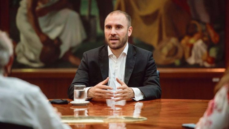 Al límite con los vencimientos, Guzmán pide más tiempo al FMI