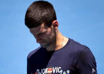 Djokovic se confiesa e intenta una defensa ante sus conductas anticovid