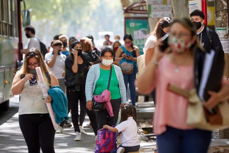Los gobiernos de América Latina evitan las restricciones