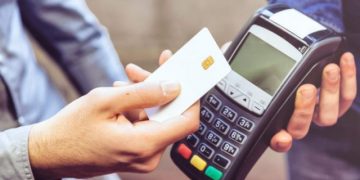 Advierten que pagar en una cuota o con débito no lleva recargo