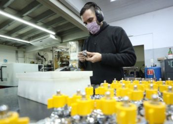 El 80% de los industriales creen que deberían sancionar a los no vacunados