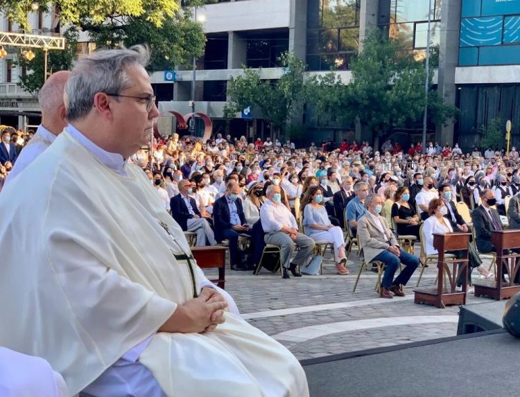 Revelan que el nuevo arzobispo no tiene Covid, sino cálculos