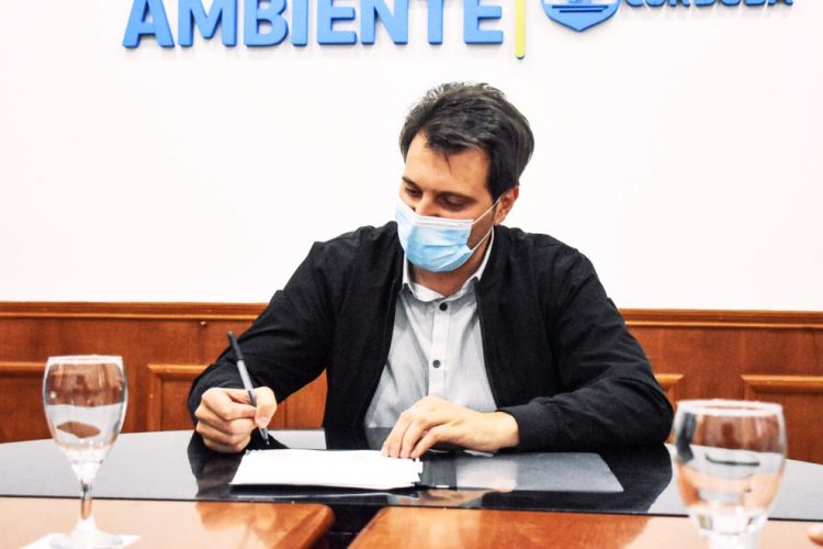 Firman convenio para federalizar las áreas naturales protegidas