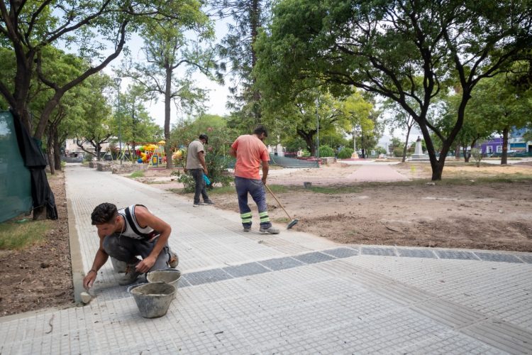 Avanzan los trabajos en plaza Alem