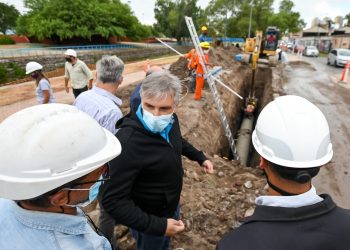 Avance de un 40% en las obras cloacales de Villa Páez y Alberdi