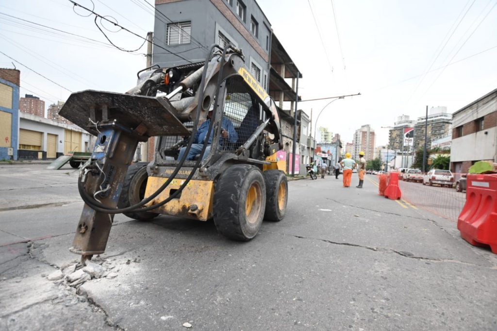 Comenzó la recuperación y bacheo de la avenida Julio A. Roca