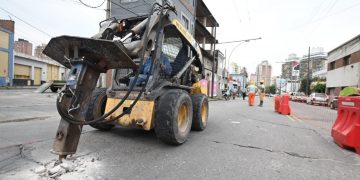 Comenzó la recuperación y bacheo de la avenida Julio A. Roca
