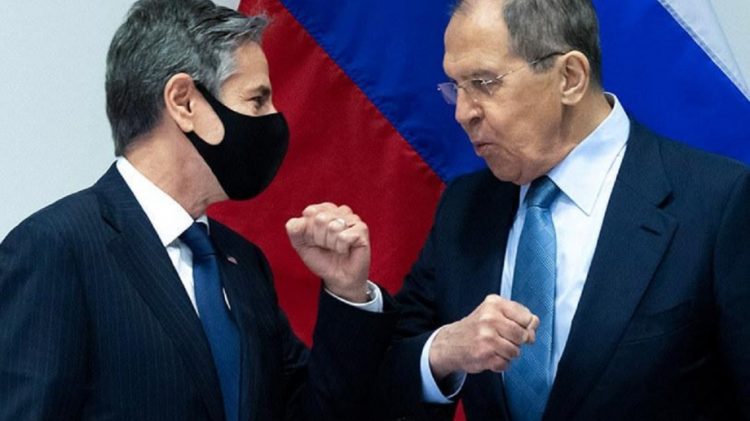 Blinken, a la izquierda, y Lavrov, a la derecha.