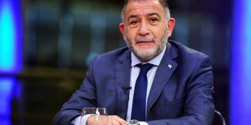 Juez: lustrando los botines